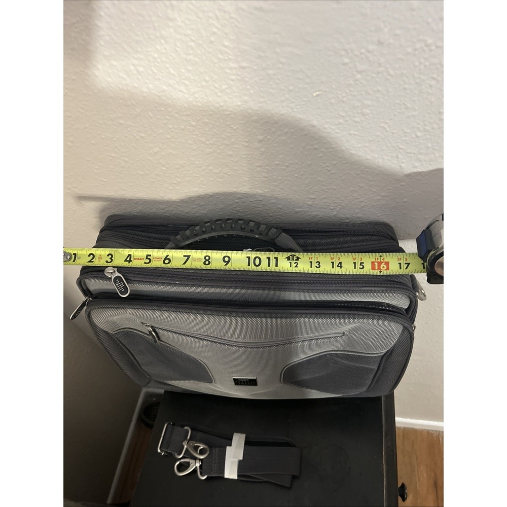 Sharper Image Carry On Laptop Bag TSA Approved Silver & Grey Travel - Picture 10 of 11